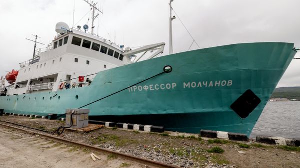 Научно-исследовательское судно Профессор Молчанов