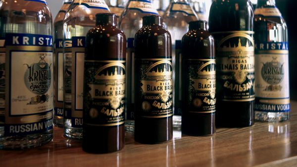 Рижский черный бальзам и водка завода Кристалл