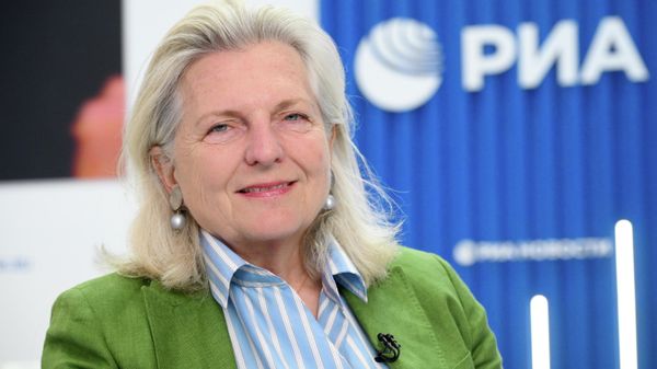 Руководитель центра G.O.R.K.I. Карин Кнайсль на стенде РИА Новости