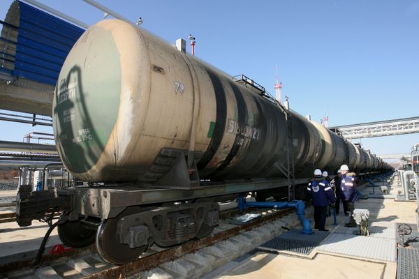 Цистерна с нефтью