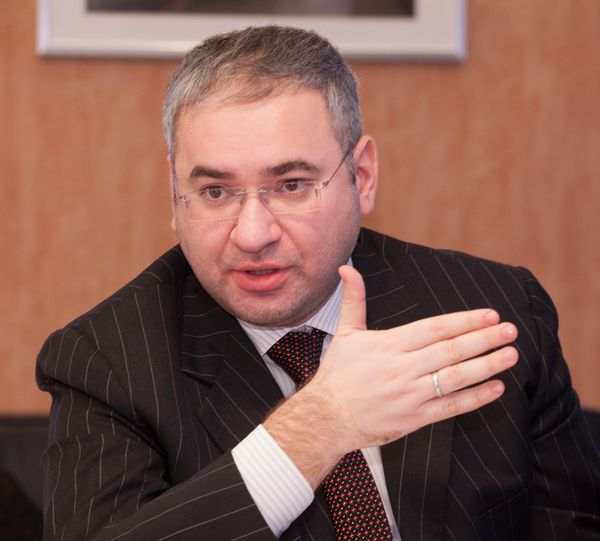 Виталий Несис