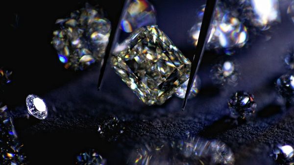 %Бриллианты производства Смоленского завода Кристалл
