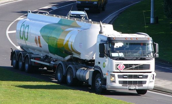 Бензовоз компании BP