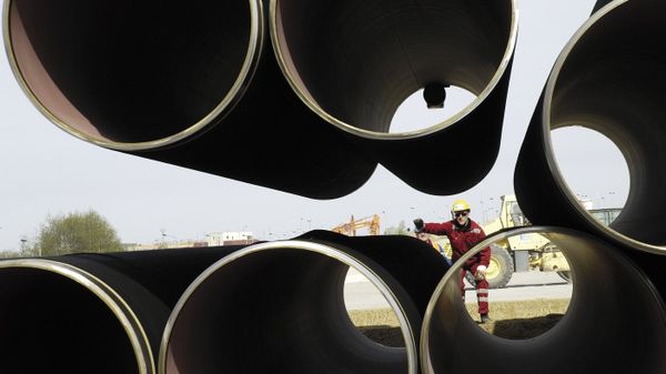 Складирование труб для строительства газопровода