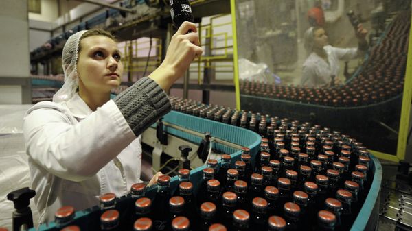 Работа завода Coca-Cola