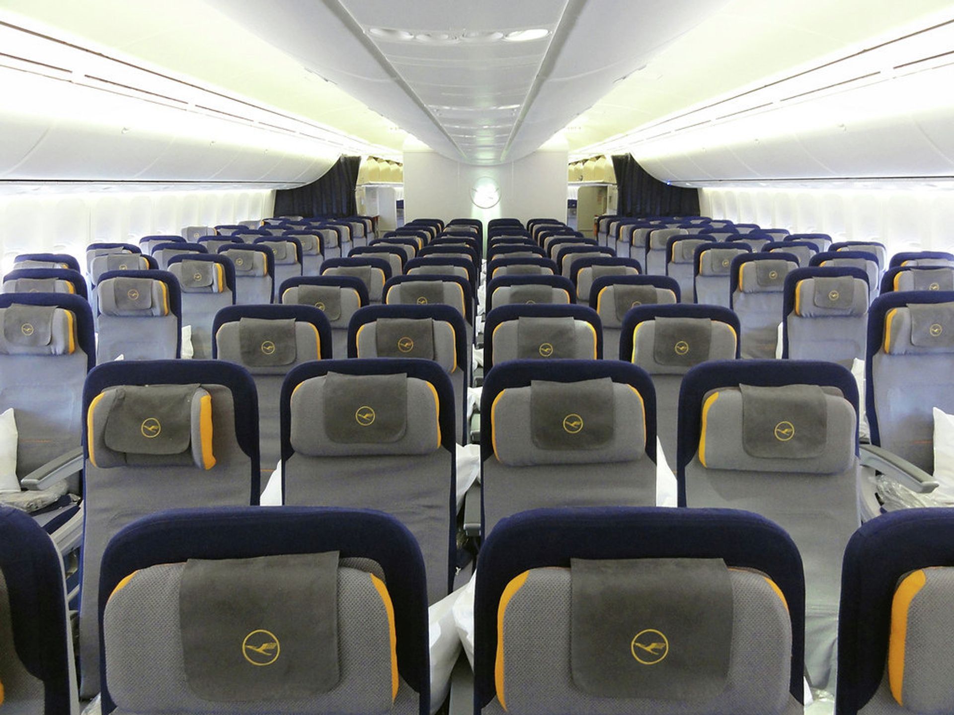 Салон самолета авиакомпании Lufthansa - ПРАЙМ, 1920, 02.06.2021