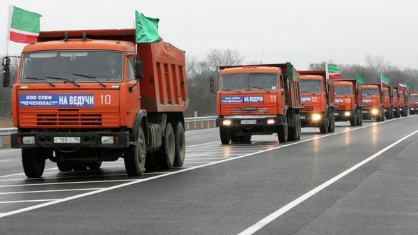 # Колонна самосвалов Камаз