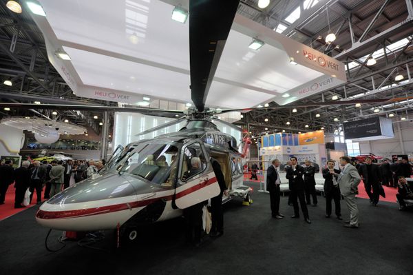 Двухмоторный многоцелевой вертолет AgustaWestland AW139
