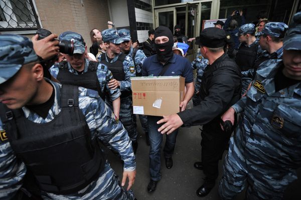Полиция проводит обыск