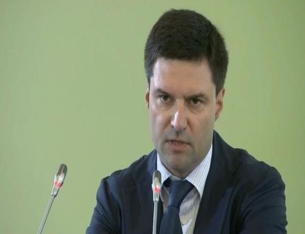 Представитель Сбербанка объяснил, почему Гуриев остался кандидатом в набсовет Представитель Сбербанка объяснил, почему Гуриев остался кандидатом в набсовет