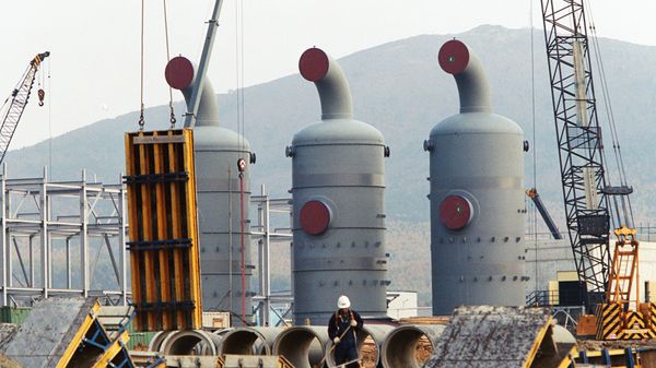 Строительство завода по сжижению газа