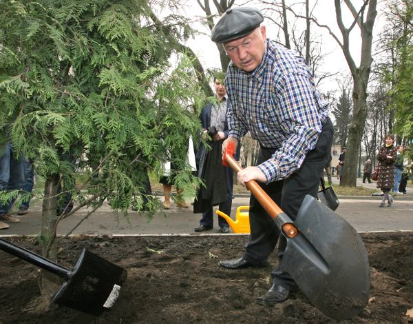 Юрий Лужков