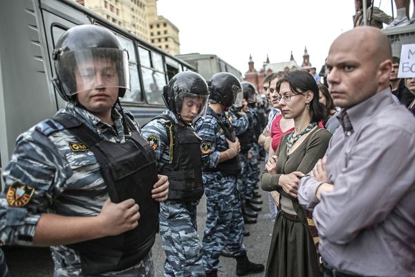 В четверг, 18 июля, в центре Москвы состоялась несогласованная акция, поводом для которой стал приговор Алексею Навальному и Петру Офицерову, оглашенный ранее.