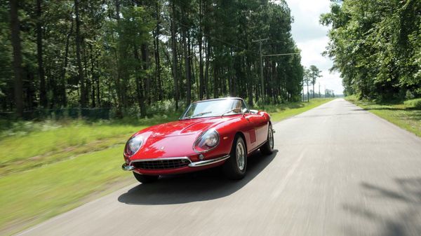 Автомобиль Ferrari 275 GTB/4 NART Spider