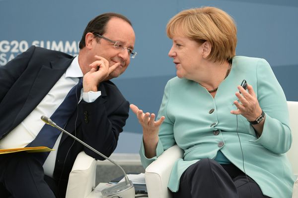 Президент Франции Франсуа Олланд и Федеральный канцлер Германии Ангела Меркель