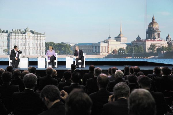 Путин на ПМЭФ-2013