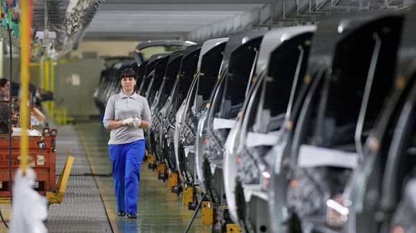 Работа завода ОАО АвтоВАЗ в Тольятти