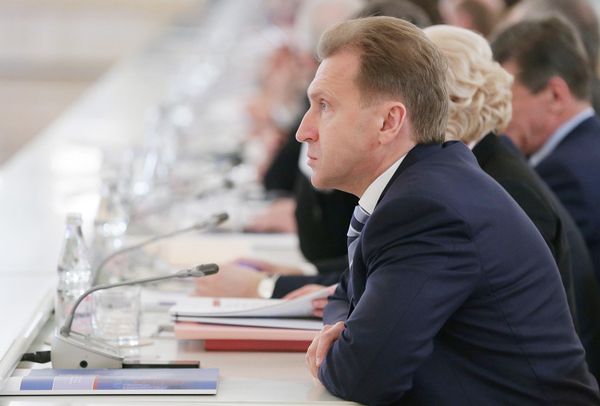 Первый заместитель председателя правительства РФ Игорь Шувалов Первый заместитель председателя правительства РФ Игорь Шувалов