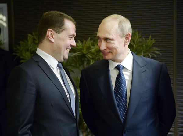 В.Путин и Д.Медведев на церемонии открытия XI зимних Паралимпийских игр в Сочи В.Путин и Д.Медведев на церемонии открытия XI зимних Паралимпийских игр в Сочи