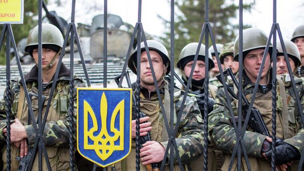 Украинские военные на территории военной базы