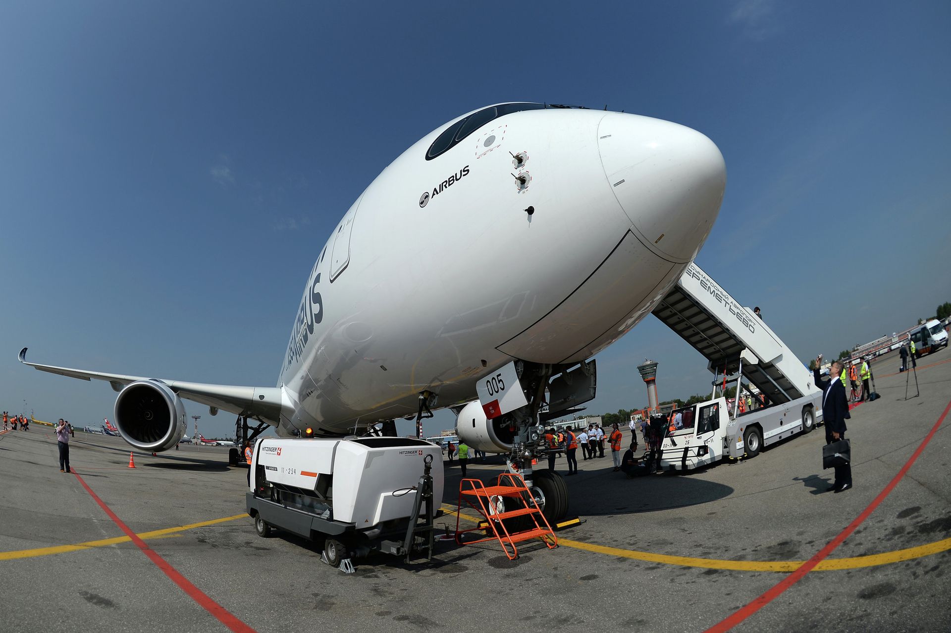 Новый пассажирский авиалайнер Airbus A350 XWB Новый пассажирский авиалайнер Airbus A350 XWB - ПРАЙМ, 1920, 11.11.2022