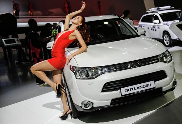 Автомобиль Mitsubishi Outlander. Архив