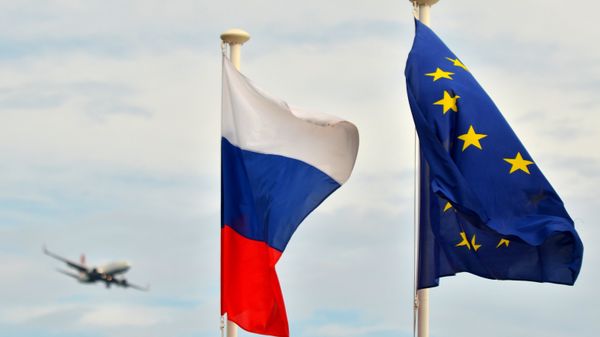 Флаги России и ЕС