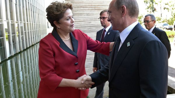 Президент России Владимир Путин и президент Бразилии Дилма Роуссефф