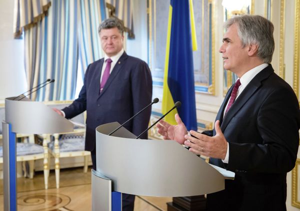 Встреча президента Украины П.Порошенко и канцлера Австрии В.Файмана Встреча президента Украины П.Порошенко и канцлера Австрии В.Файмана