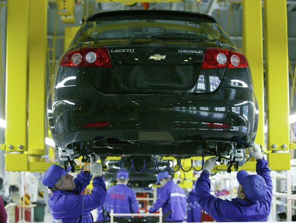 Запуск производства Chevrolet Lacettii автоконцерном General Motors в Калининграде