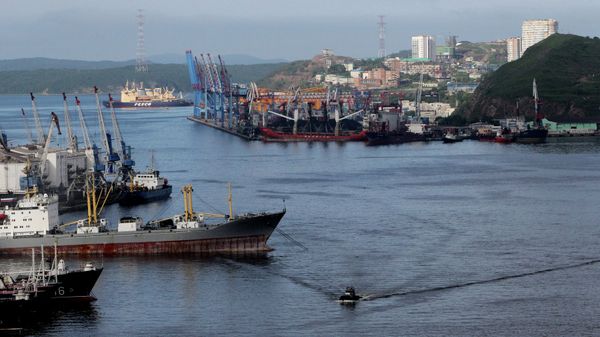 Корабли во Владивостоке