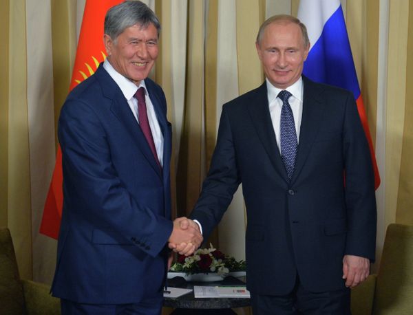 В.Путин провел рабочую встречу с А.Атамбаевым