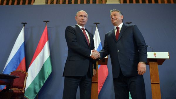 %Президент России Владимир Путин (слева) и премьер-министр Венгерской Республики Виктор Орбан