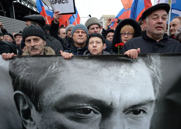 Траурный марш в память о политике Б.Немцове в Москве Траурный марш в память о политике Б.Немцове в Москве