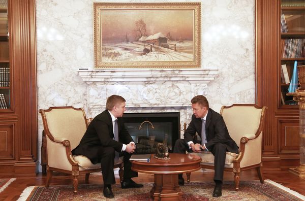 %Глава ОАО Газпром Алексей Миллер и глава Нафтогаз Украины Андрей Коболев