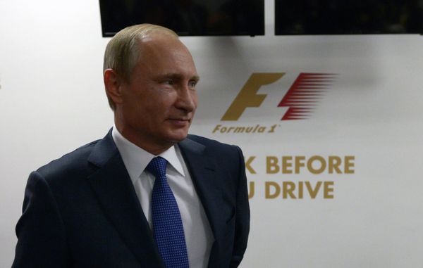 Президент РФ В.Путин посетил Гран-при России гонок Формула-1 в Сочи