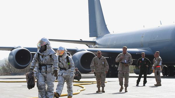 *Авиабаза Военно-воздушных сил (ВВС) США «Манас»