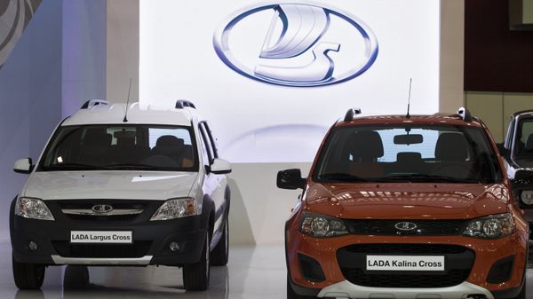 Автомобили Lada Largus Cross и Lada Kalina Cross