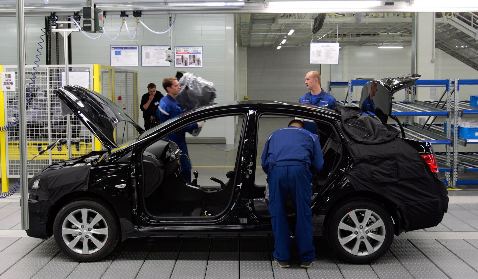 *Работа на главном конвеере по производству автомобилей Hyundai Solaris на заводе компании Хендэ Мотор Мануфактуринг Рус - ПРАЙМ, 1920, 22.02.2024