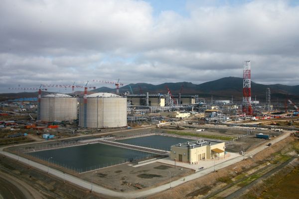 Строительство завода по сжижению природного газа (СПГ)