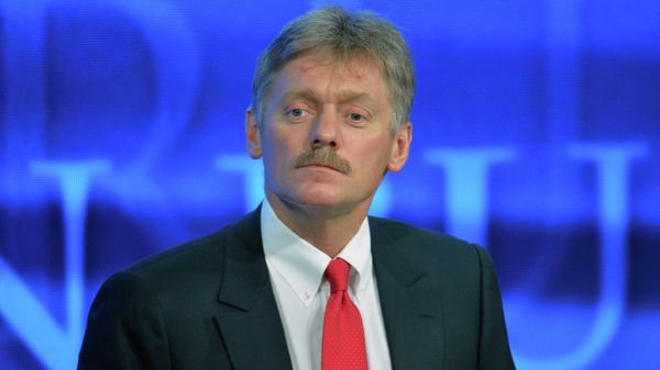 Пресс-секретарь президента РФ Дмитрий Песков во время десятой большой ежегодной пресс-конференции президента России Владимира Путина