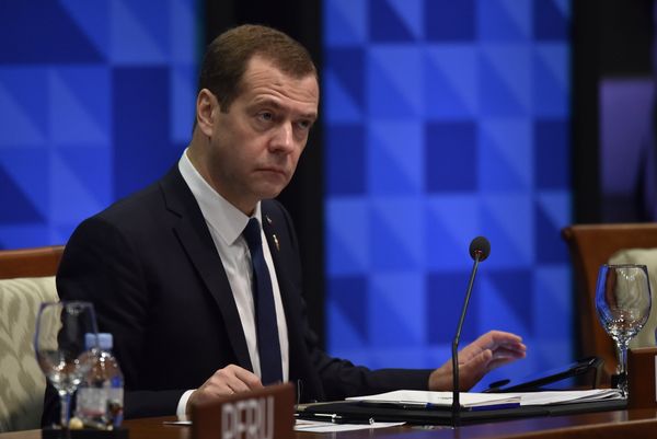 *Председатель правительства РФ Дмитрий Медведев