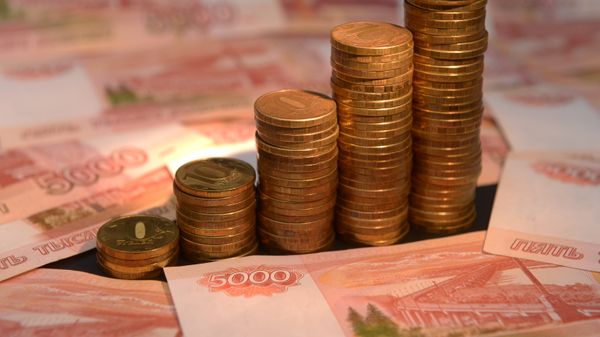 %Денежные купюры и монеты России