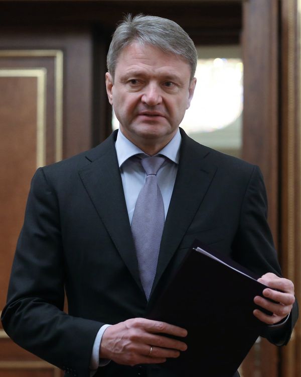 Премьер-министр РФ Д. Медведев проводит совещание по социально-экономическим вопросам