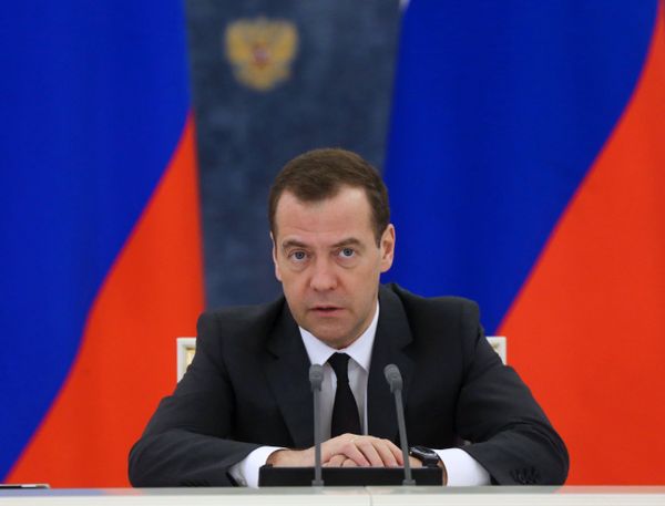 *Председатель правительства РФ Дмитрий Медведев