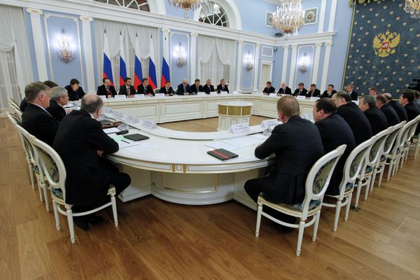 Премьер-министр РФ Д.Медведев провел встречу с членами РСПП Премьер-министр РФ Д.Медведев провел встречу с членами РСПП