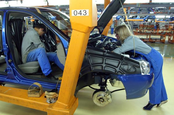 #В ОАО ''АВТОВАЗ''  выпущен 25-миллионный автомобиль LADA