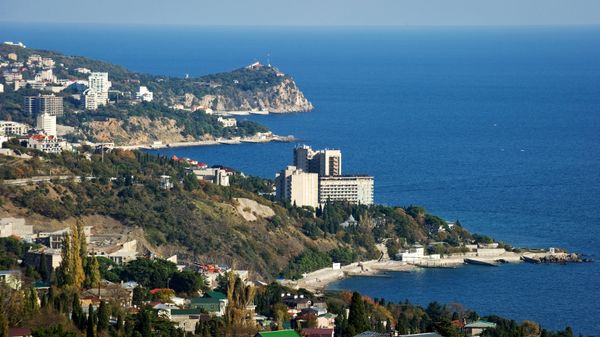  Вид на южный берег Крыма в окрестностях большой Ялты