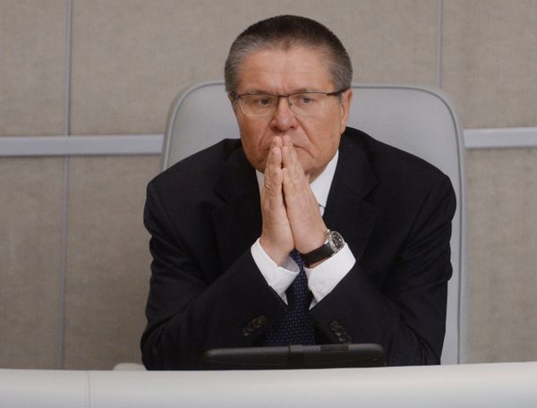 #Министр экономического развития РФ Алексей Улюкаев во время правительственного часа на пленарном заседании Государственной Думы РФ