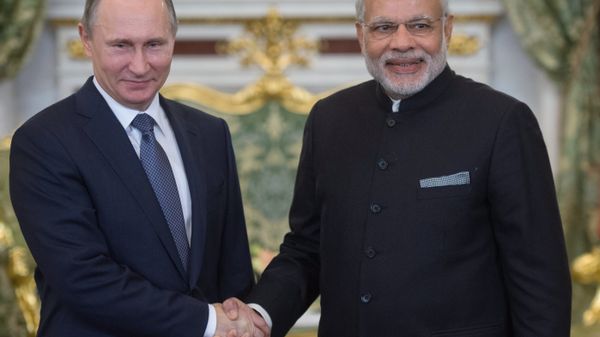 Президент России Владимир Путин и премьер-министр Индии Нарендра Моди во время официальной встречи в Кремле